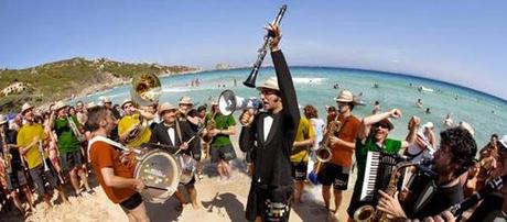 Il lumia 630 arriva sulle spiaggie italiane con musica giochi e premi: Partecipate