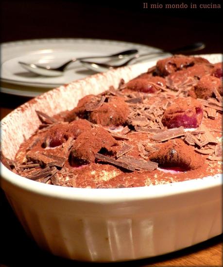 TIRAMISU con CILIEGIE al VINO rosso e CANNELLA