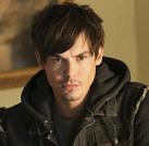 Anticipazioni “Pretty Little Liars 100° episodio”: Tyler Blackburn sull’oscurità di Caleb