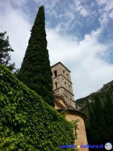 SAN PIETRO IN VALLE: L’IMMENSO FASCINO DI UN’ABBAZIA BENEDETTINA NELLA NATURA INCONTAMINATA DELLA VALNERINA