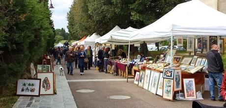 Mercato di antiquariato, artigianato e vintage a Castelfalfi / Open-air market in Castelfalfi