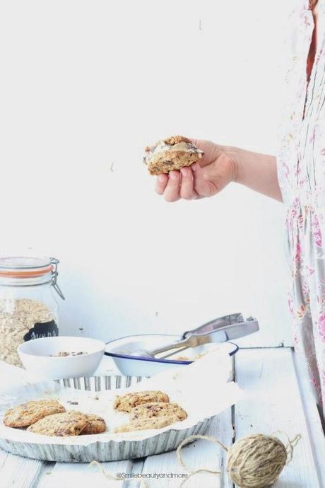 Cookies ai fiocchi d'avena e cioccolato con gelato alla banana