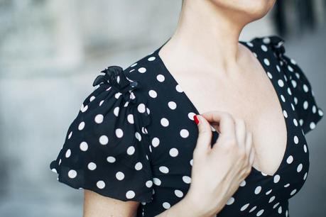 Smilingischic, fashion blog, Sandra Bacci, polka -dot dress by D&G, maniche a aletta, scollo a cuore 