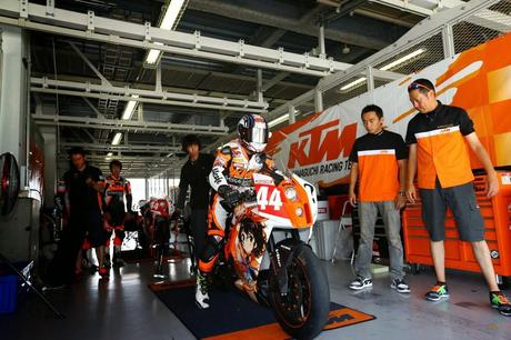 8 Hours Suzuka 2014 - Team Hamaguchi Bakuon Racing