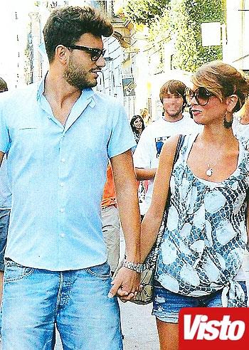 ALESSANDRA AMOROSO E LUCA DE SALVATORE: COCCI DI UN … ”AMORE PURO”