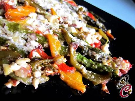 Sautè di asparagi e peperoni alla feta e nocciole: ottimizzazione e recupero di tempo e di risorse