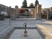 Pompei, ecco immagini dell’inciviltà turisti