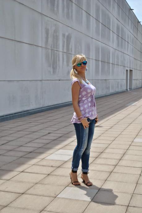 outfit jeans skinny top lilla con maxi pois bianchi fornarina sandali con fascia alla caviglia fornarina jeans sebiro occhiali da sole a specchio con lenti a cuore bracciale in pelle lilla modello ibiza ldr con borchie outfit estate 2014 outfit estivi outfit luglio 2014 outfit di mariafelicia magno fashion blogger di colorblock by felym fashion blogger italiane fashion blogger milano fashion blogger bergamo fashion blogger bionde occhiali da sole zara a forma di cuore coda laterale outfit di colorblock by felym fashion blog di mariafelicia magno ragazze italiane outfit tacchi e jeans abbinamenti jeans e tacchi bracciale mano di fatima