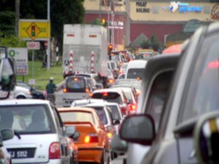 Auto: on line la Guida 2014 al risparmio di carburanti e alle emissioni di CO2