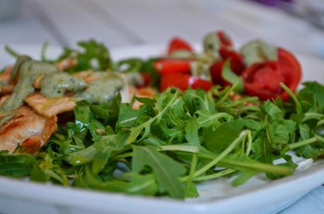 Tagliata di tacchino con salsa di rucola