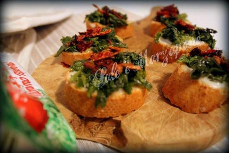 BRUSCHETTE CON SQUAQUERELLO, CIME DI RAPA E PEPERONI CRUSCHI