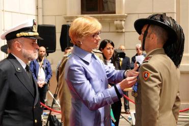 Trapani/ Ritorni. Il 6° Reggimento Bersaglieri riabbraccia il caporal maggiore scelto Marco Millocca, Medaglia d’Argento al Valor Militare