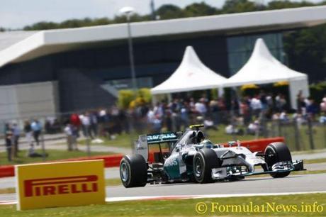 Nico Rosberg Mercedes F1 W05 Hybrid_02