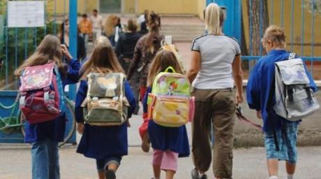 Regione Campania, 800 milioni di Euro per le scuole