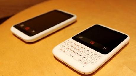 inq touch q INQ presenta il Facebook Phone in video [AGGIORNATO]