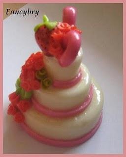 Mini wedding cake