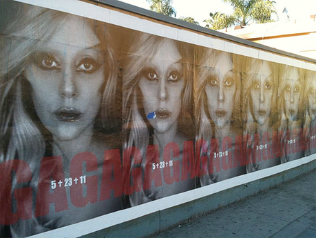 Promozione a Los Angeles per Born This Way