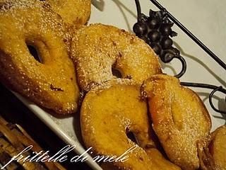 frittelle di mele agli amaretti