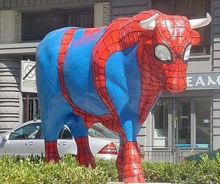 SPIDER COW ovvero L'UOMO RAGNO E' STATO MORSO DA UNA MUCCA RADIATTIVA