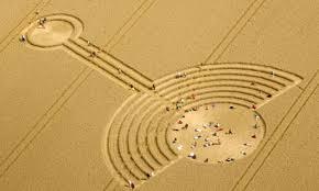 UN CROP CIRCLE APPARSO NEL WILTSHIRE NEL 2013