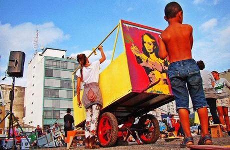 Brasile: arte ed ecologia per diventare campioni di riciclaggio dei rifiuti