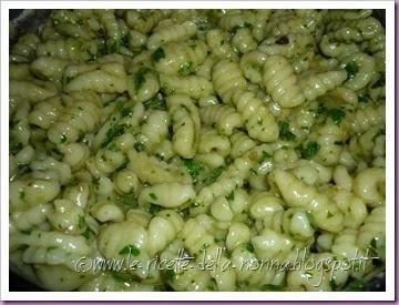 Gnocchetti di semola al pesto di basilico e noci (20)