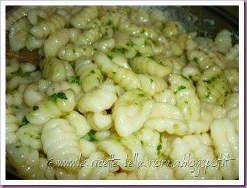 Gnocchetti di semola al pesto di basilico e noci (19)