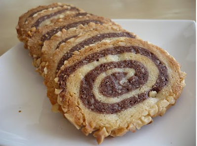 Spirali e biscotti al cioccolato mandorla