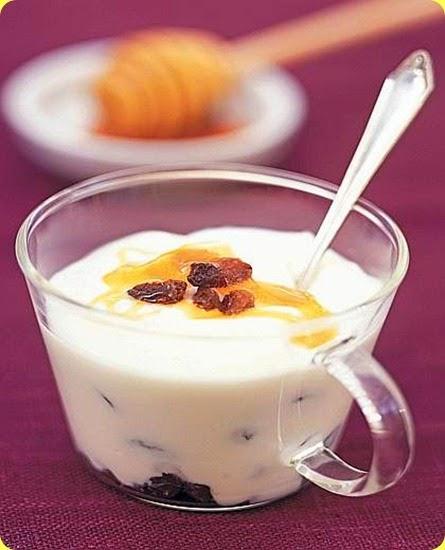 Yogurt al miele di acacia e uvetta