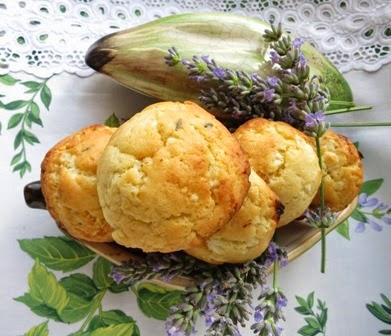 Biscotti alla lavanda e cioccolato bianco