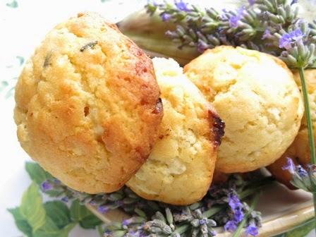 Biscotti alla lavanda e cioccolato bianco