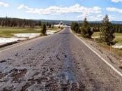 "Yellowstone: Calore Sotterraneo facendo sciogliere l'Asfalto!"