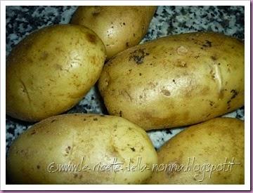 Patate fritte con aglio fresco e rosmarino alla crema di zucca e zenzero (1)