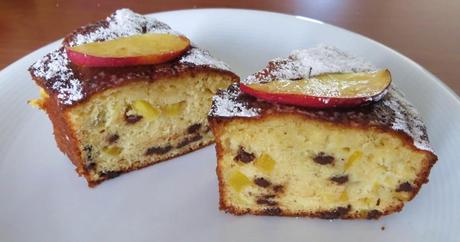 ciambella alle pesche, mela e cioccolato