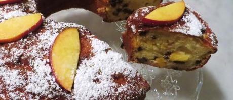 ciambella alle pesche, mela e cioccolato