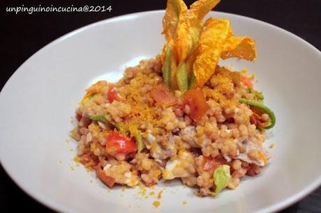 Fregola sarda con orata, fiori di zucca e bottarga