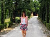 Outfit: Shorts stampa tropicale giacca rosa confetto