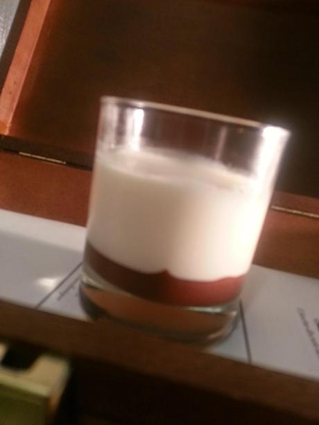 Pannacotta con nutella e briciole di mandorle perlate