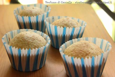 Cupcake integrali con yogurt greco, miele e noci - piccoli viaggi di gusto