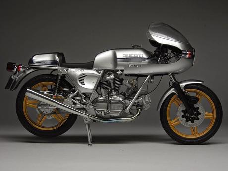 Ducati 900 SS by Max Moto Modeling (Tamiya)