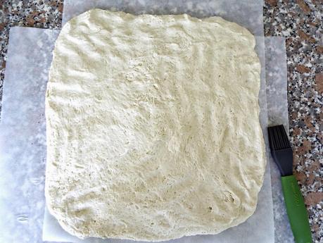 Pane in cassetta alla farina di riso e semi di papavero