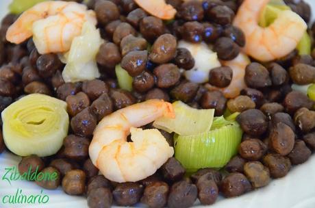 Insalata tiepida di ceci neri con mazzancolle