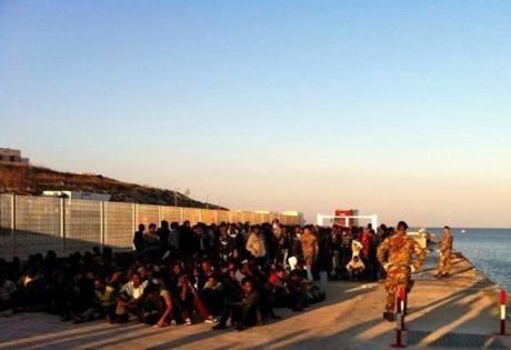 Lampedusa/ Operazione “Strade Sicure”. I militari dell’Esercito accolti almeno altri 350 immigrati