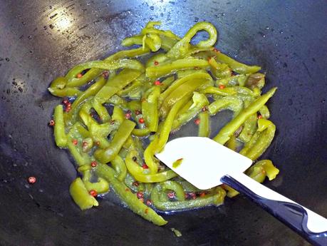 Penne al salmone con peperone verde in agrodolce