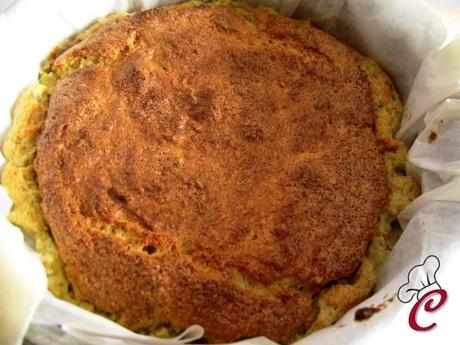 Torta di semolino di riso al pistacchio con crema all'ananas e cocco: l'insolito che diventa costante