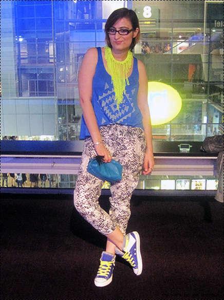 OOTN: Fluo + Electric blue (Nuove Converse e serata cinema)