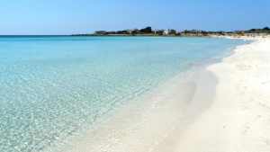 La spiaggia di Porto Cesareo, in Puglia (25aprilepuglia.it)