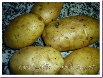 Patate fritte con foglie di salvia e ketchup piccante (1)