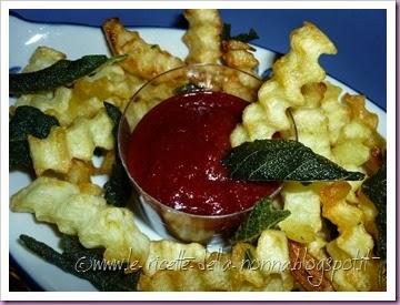 Patate fritte con foglie di salvia e ketchup piccante (9)