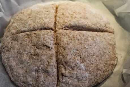 Traditional Irish Brown Soda Bread......ed in nemmeno un'ora si ha del fragrante pane appena sfornato !
